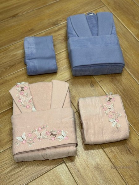 ازرق غامق / بيج